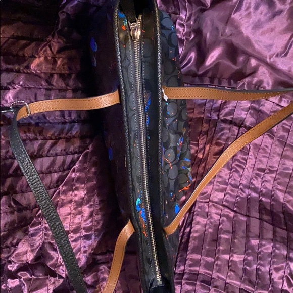 Authentic Coach Bag: Signature Bird City Zip Tote - Picture 9 of 11